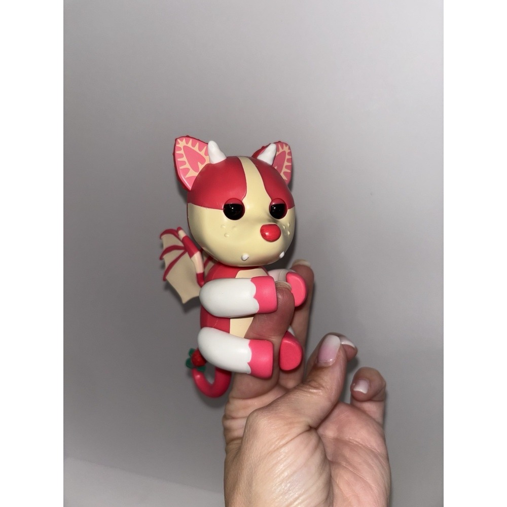 Adopt Me! x Fingerlings, Strawberry 3.14 x x 4.92 inches, Pink